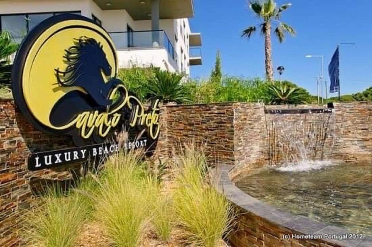 Apartamentos Cavalo Preto Beach Resort Куартейра Екстериор снимка