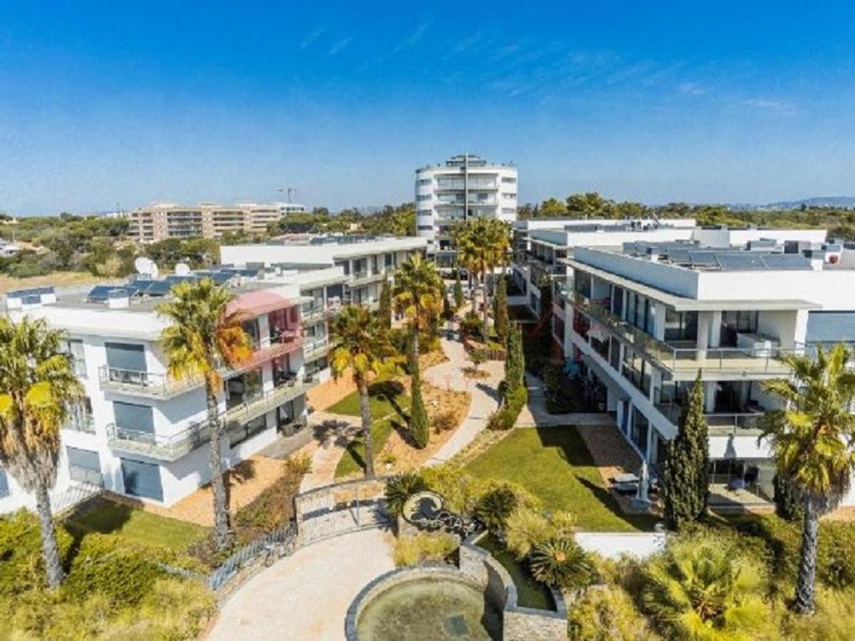 Apartamentos Cavalo Preto Beach Resort Куартейра Екстериор снимка