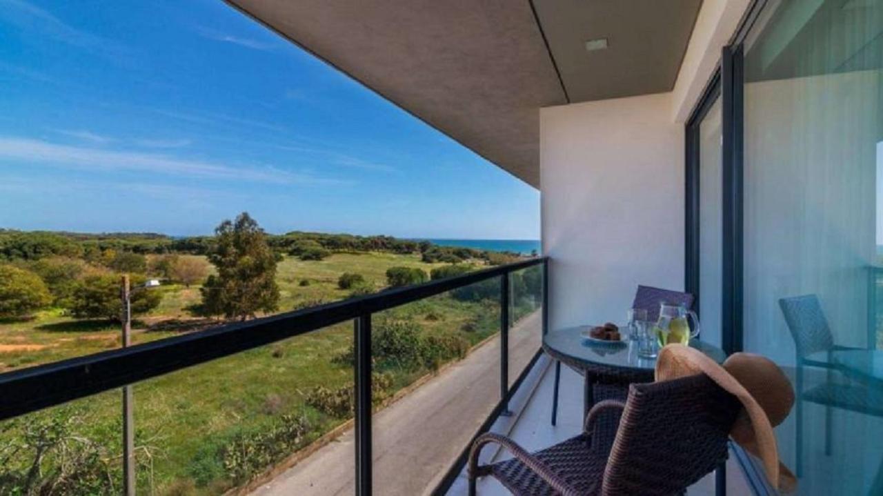 Apartamentos Cavalo Preto Beach Resort Куартейра Екстериор снимка